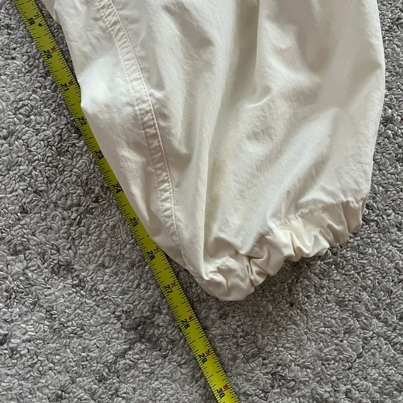 Aritzia Tna Squad Pocket Parachute Cream Elastic Waist Pants Size S - Picture 14 of 16